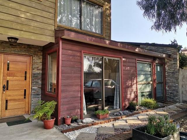 CASA EN VENTA 5d/3b Sector Los Romeros en Concón
