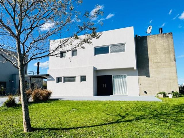 Casa en Venta, 6 Ambientes en Barrio Islas, El Canton, Escobar, GBA Norte