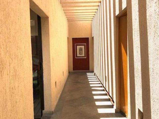 Casa en Venta 750 m² Construcción en Club de Golf Los Encinos, Lerma | 1,250 m² Terreno, 4 Recámaras