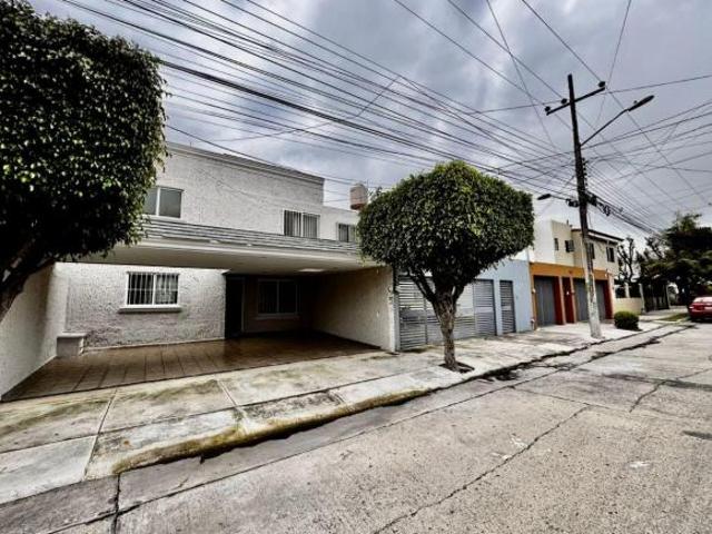 Casa en Venta $7,500,000.00 en Tezozomoc N°000, Jardines del Sol, CP. 45050, Zapopan, Jalisco, Méxic