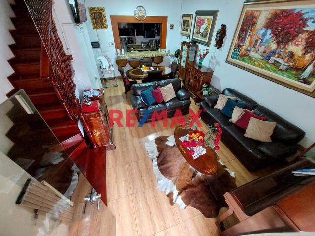 Casa En Venta 8 Dormitorios Miraflores