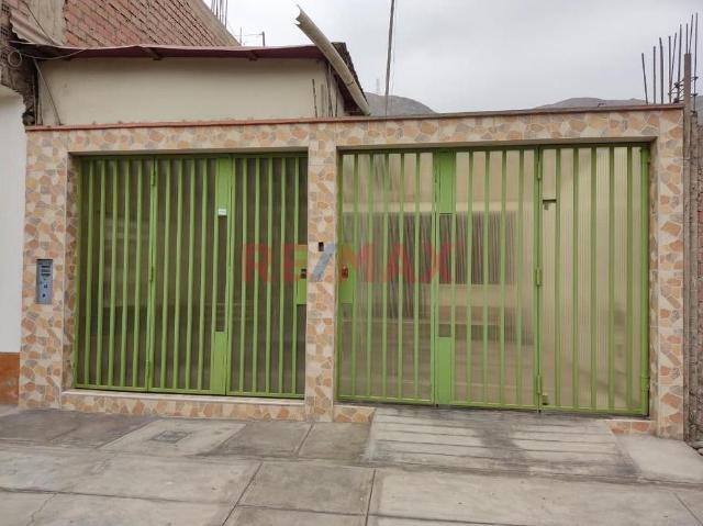 CASA EN VENTAEN ZONA SEGURA CARAPONGO LURIGANCHO