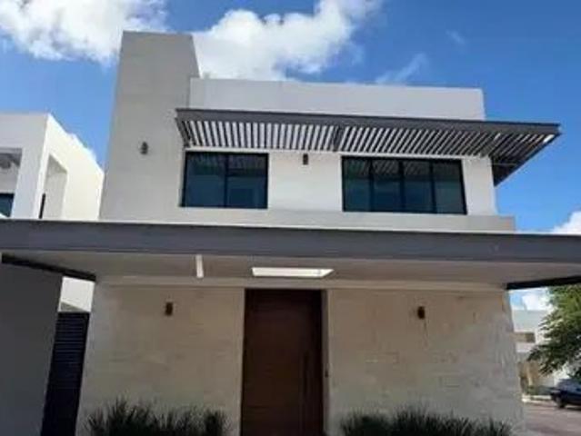 Casa En Venta/renta, 4 Recámaras, 2 Niveles, Piscina, Lagos Del Sol, Cancún