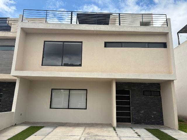 Casa en Venta/Renta en Condominio en Refugio Qro Mex