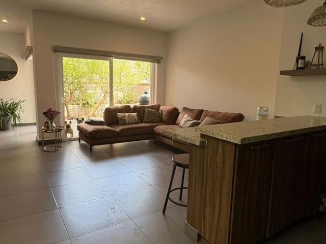 CASA EN VENTA/RENTA EN ALTOZANO. 2