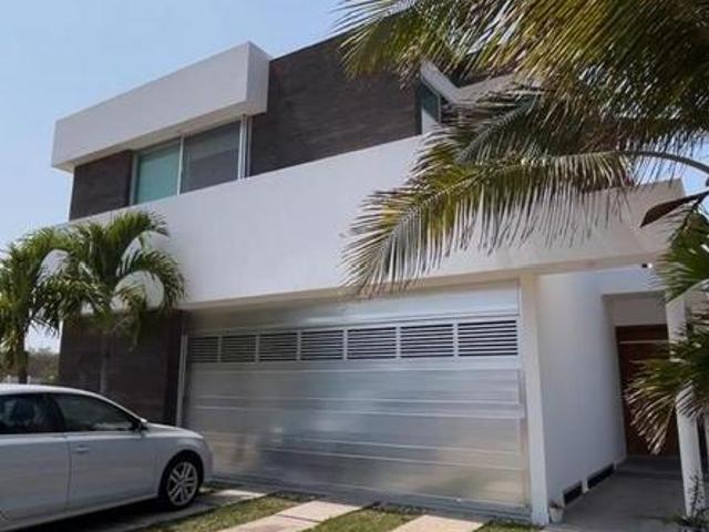 Casa Venta, 3 recamaras, sala tv, acceso al MAR. Residencial Las Olas. Rivieras Veracruz