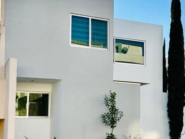 CASA EN VENTA/RENTA EN SENDEROS DE MONTE VERDE