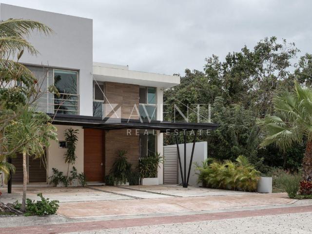 Casa en Venta/Renta, Lagos del Sol, Canc?n