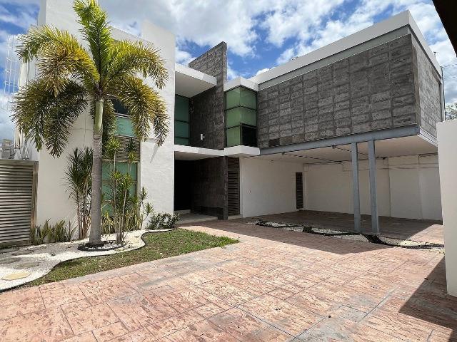 CASA EN VENTA/RENTA MONTECRISTO