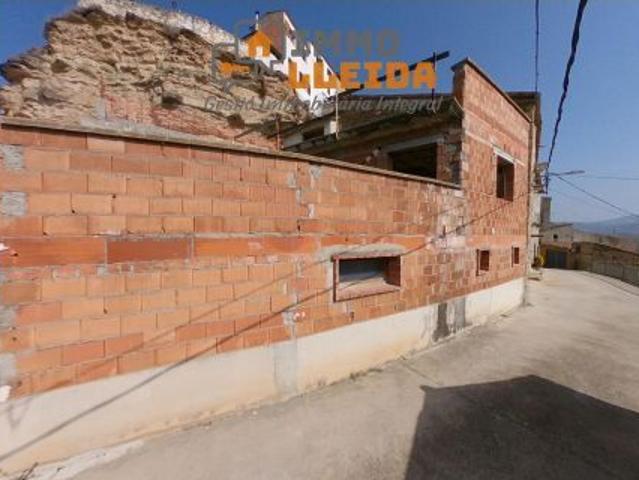 Casa en Vernet por acabar de reformar y con múltiples posibilidades!