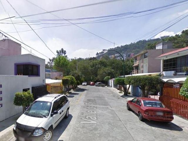 Casa en veta en calle cerrada en la colonia Vista del Valle. Naucalpan