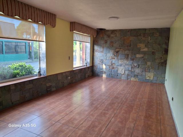 Casa en Vila España, sector residencial, Av. Oriente y Sor Vicenta