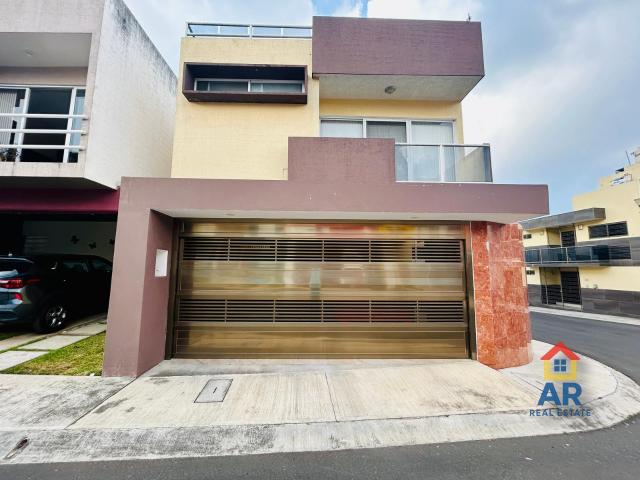 Casa en Villa Monta?a