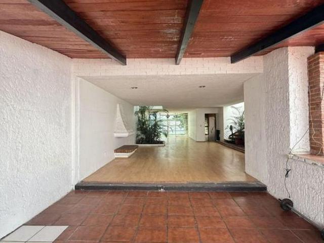 CASA EN VILLA UNIVERSITARIA, ZAPOPAN GRAN OPORTUNIDAD PARA REMODELAR