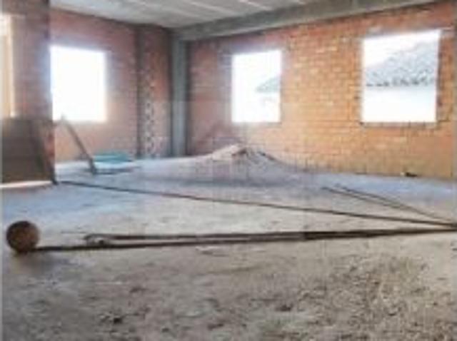 CASA EN VILLACARRILO CON COCHERAS PARA TERMINAR DE CONTSRUIR
