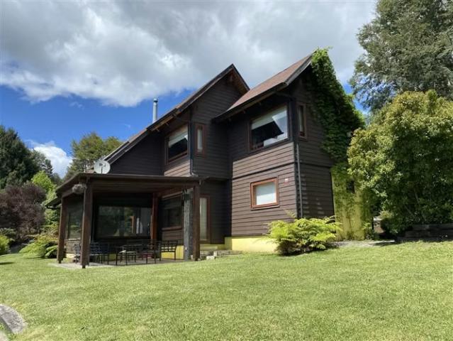 Casa en villarrica pucón | 3 dormitorios por 9500.00 en Villarrica