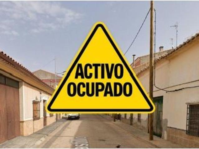 CASA EN VILLARROBLEDO