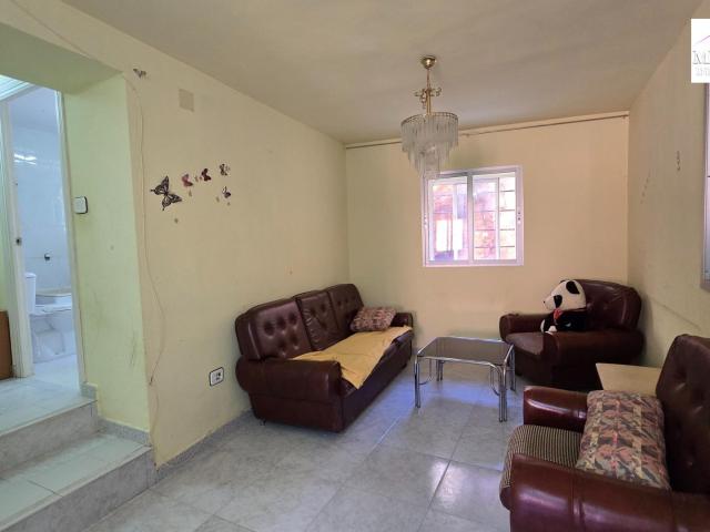 CASA EN VILLARROYA CON TERRAZA, TRASTERO Y VISTAS