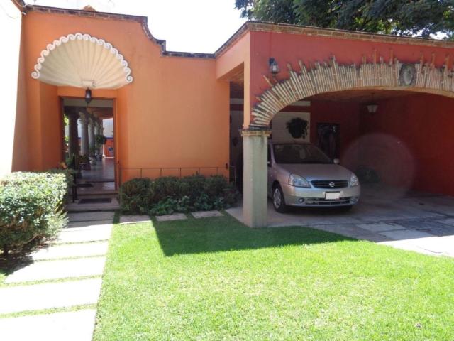 CASA EN VISTA HERMOSA, COL. DELICIAS, CUERNAVACA