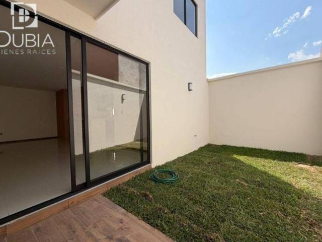 Casa en Xalapa NUEVA con 3 recamaras y ESTUDIO en planta baja, en zona animas