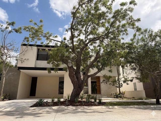 CASA EN YUCATÁN COUNTRY CLUB