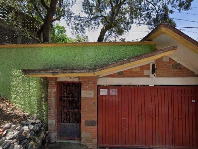 CASA EN YUCALPETEN SUR, CERCA DE PATIO TLALPAN, REMATE INMOVILIARIO