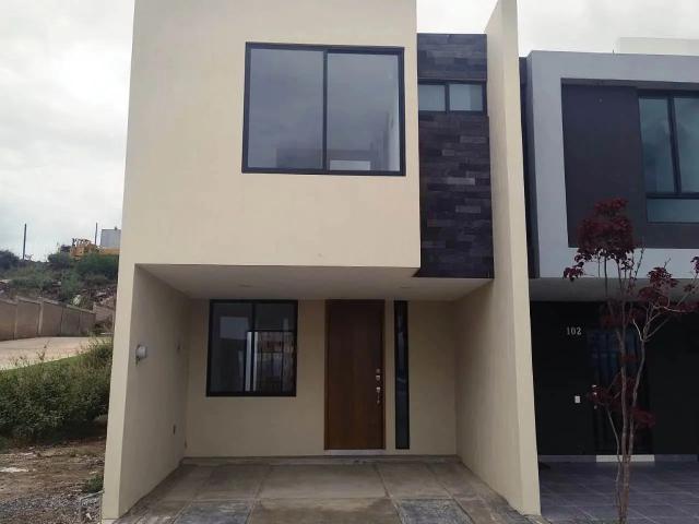 Casa en zimaltá latemar en renta