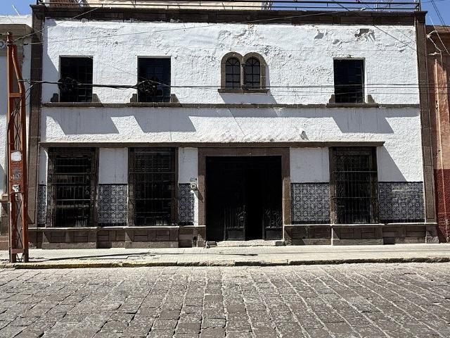 Casa en ZONA CENTRO. Av INDEPENDENCIA. Ideal restaurant Bar, escuela oficinas
