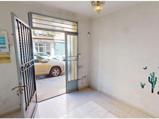 Casa en zona Avda. Capuchinos de bajo y dos alturas en Castellón