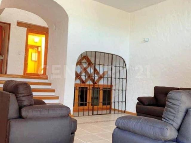 Casa en zona dorada amueblada