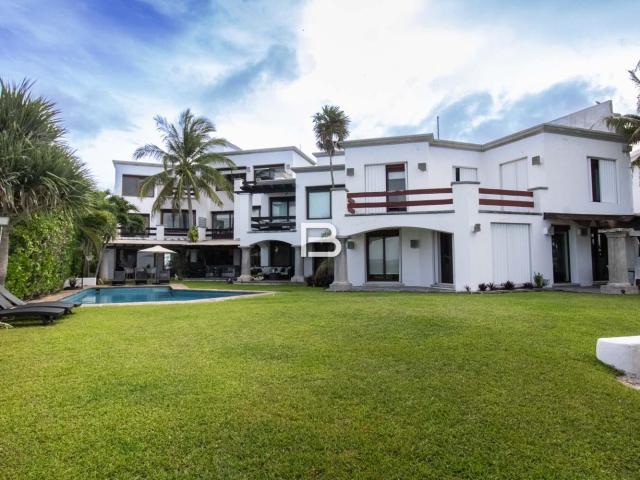 Casa en Zona Hotelera