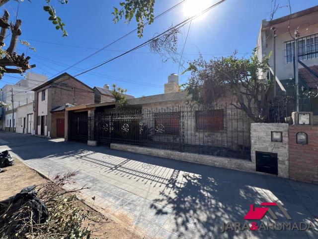 Casa en zona norte, 3 dorm. c cochera