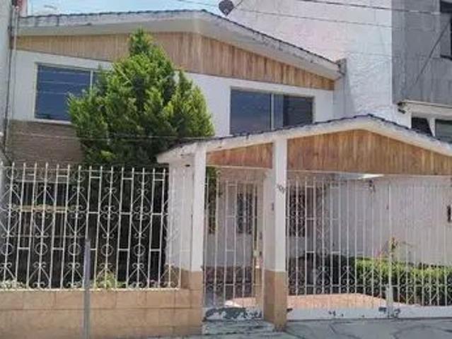 Casa en 111, Emilio Carranza, Vértice, Toluca De Lerdo, Estado De México, México