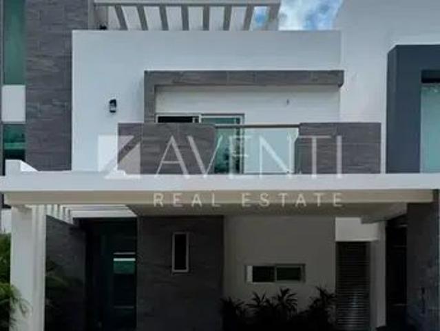 Casa en 330, Cancún, Benito Juárez, Distrito 10, Quintana Roo, 77560, México