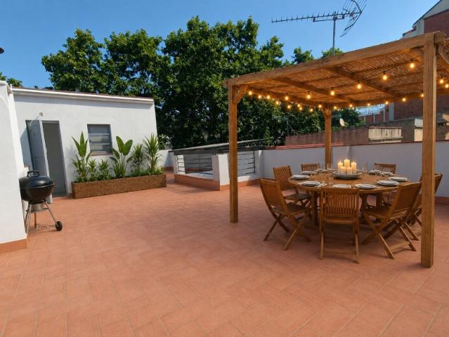 Casa encantadora de 5 años + en alquiler con jardín y azotea, Horta Guinardó, Barcelona, España