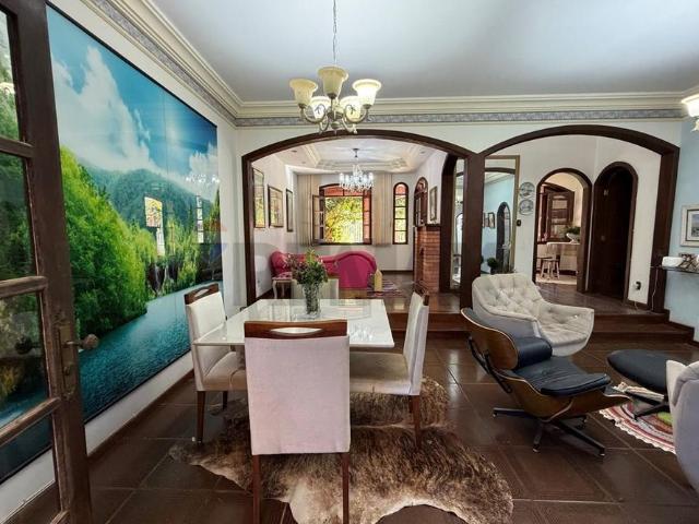 Casa Encantadora e ampla no Coração de Cascavel