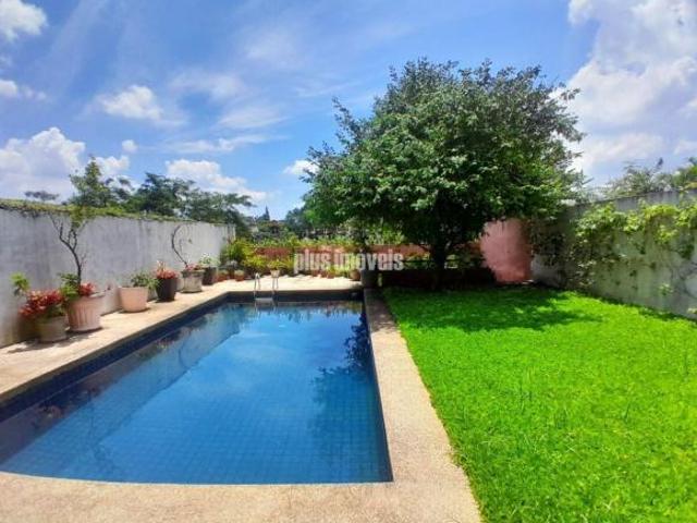 Casa Encantadora 3 Quartos 3 SuiteS 4 Vagas em Morumbi Nobre!