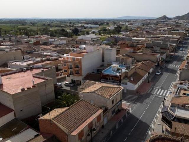CASA ENORME CON MUCHO POTENCIAL EN LA AVENIDA PRINCIPAL DE GRANJA DE ROCAMORA
