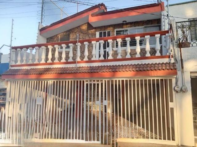 CASA ENNVENTA EN JARDINES DE LA PAZ GUADALAJARA