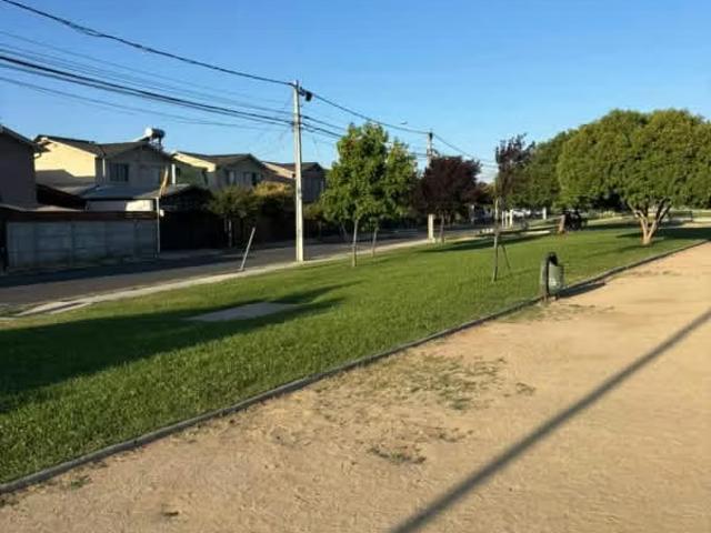 Casa entre calles domingo peralta y adrian soto | 2 dormitorios por 2642.00 en Talagante