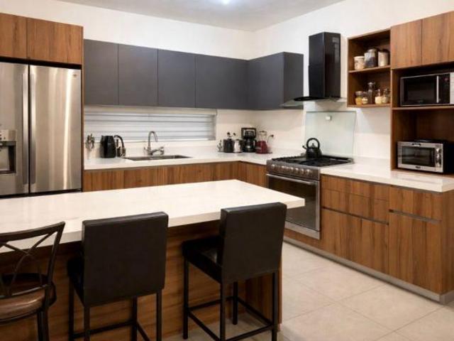 ¡Casa Equipada en Venta o Renta en Novelia Residencial, Dominio Cumbres!