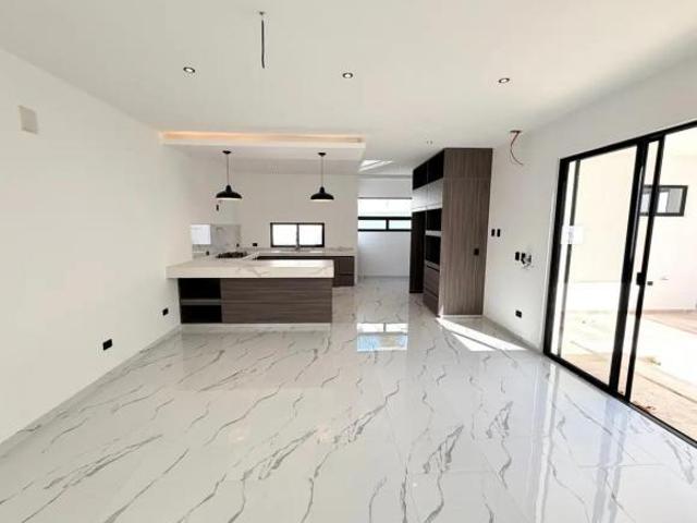 CASA EQUIPADA EN VENTA EN PRIVADA EN CHOLUL, MERIDA YUCATAN