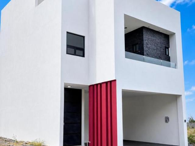 Casa Equipada en Venta en Solana Residencial en Garcia