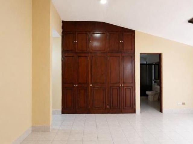 CASA EQUIPADA RECIEN REMODELADA EN RESIDENCIAL POTRERO DE ANAHUAC SAN NICOLAS
