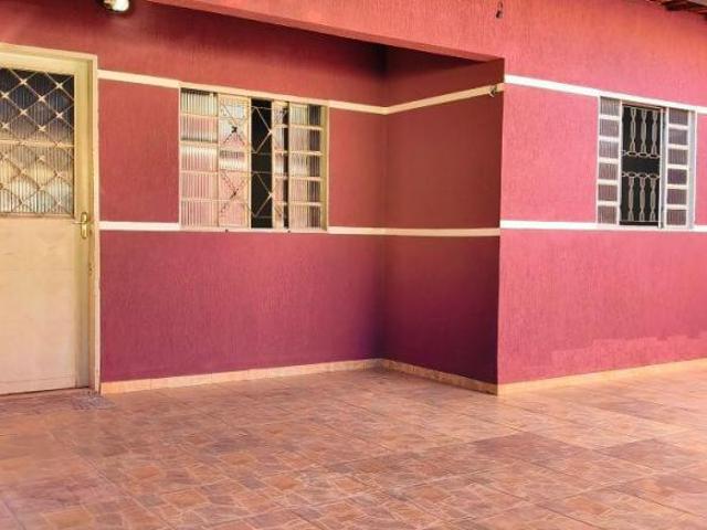 CASA ESCRITURADA NA QUADRA 205 RESIDENCIAL OESTE