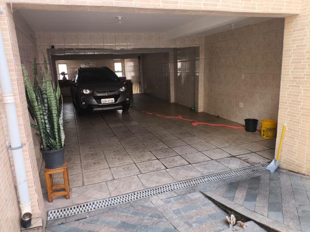 Casa Espaçosa na Vila Chica Luisa com 5 Quartos