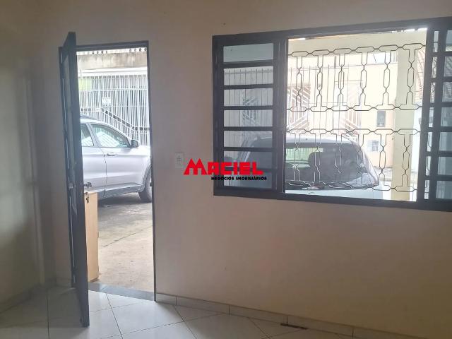 Casa Espaçosa no Chácara Araújo espaçosa e bem localizada