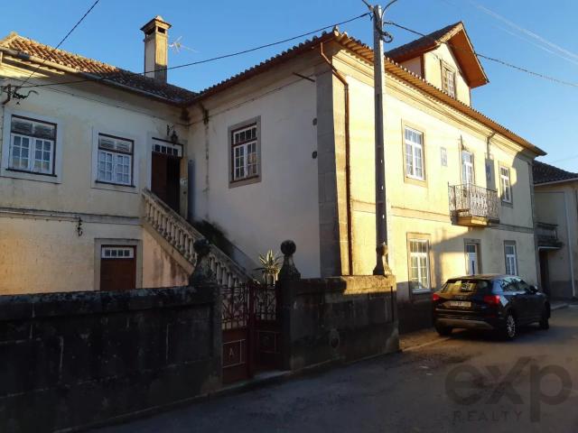 Casa Espaçosa com 4 Quartos em Poiares, Freixo de Espada à Cinta, Bragança