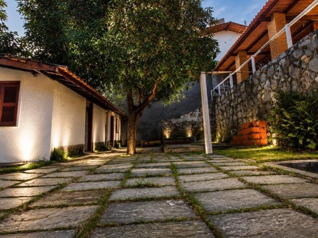 Casa Espaçosa com 7 Quartos e Conforto Excepcional