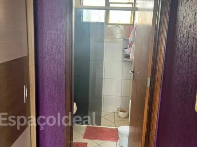 Casa espaçosa com 2 suítes em bairro tranquilo